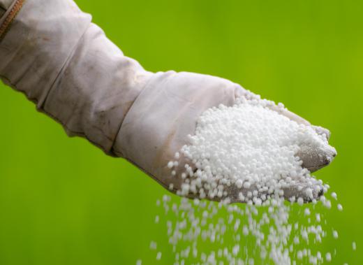 Crystalline fertilizer is a type of urea fertilizer.