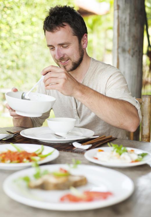 Nutritionists recommend that men consume up to 2,500 calories daily, depending on their age and physical activity.
