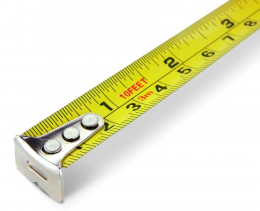 Measuring tape showing both U.S. dimensions (inches) and metric dimensions (centimeters).