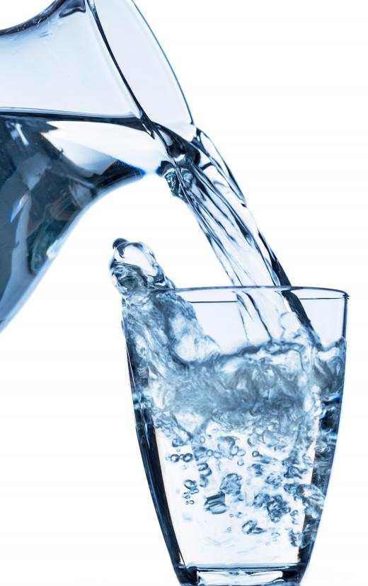 Water retains its viscosity even after the application of external force.
