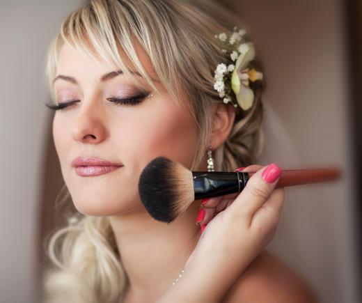 Some makeup products contain silica, which is thought to be hypoallergenic.